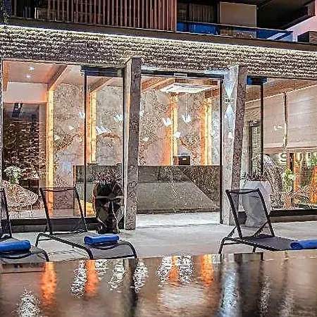 Ξενοδοχείο με διαμερίσματα Sealife Royal Αττάλεια