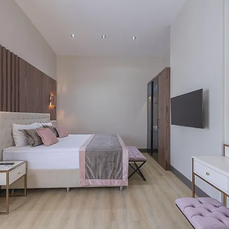 Sealife Royal Aparthotel 4*